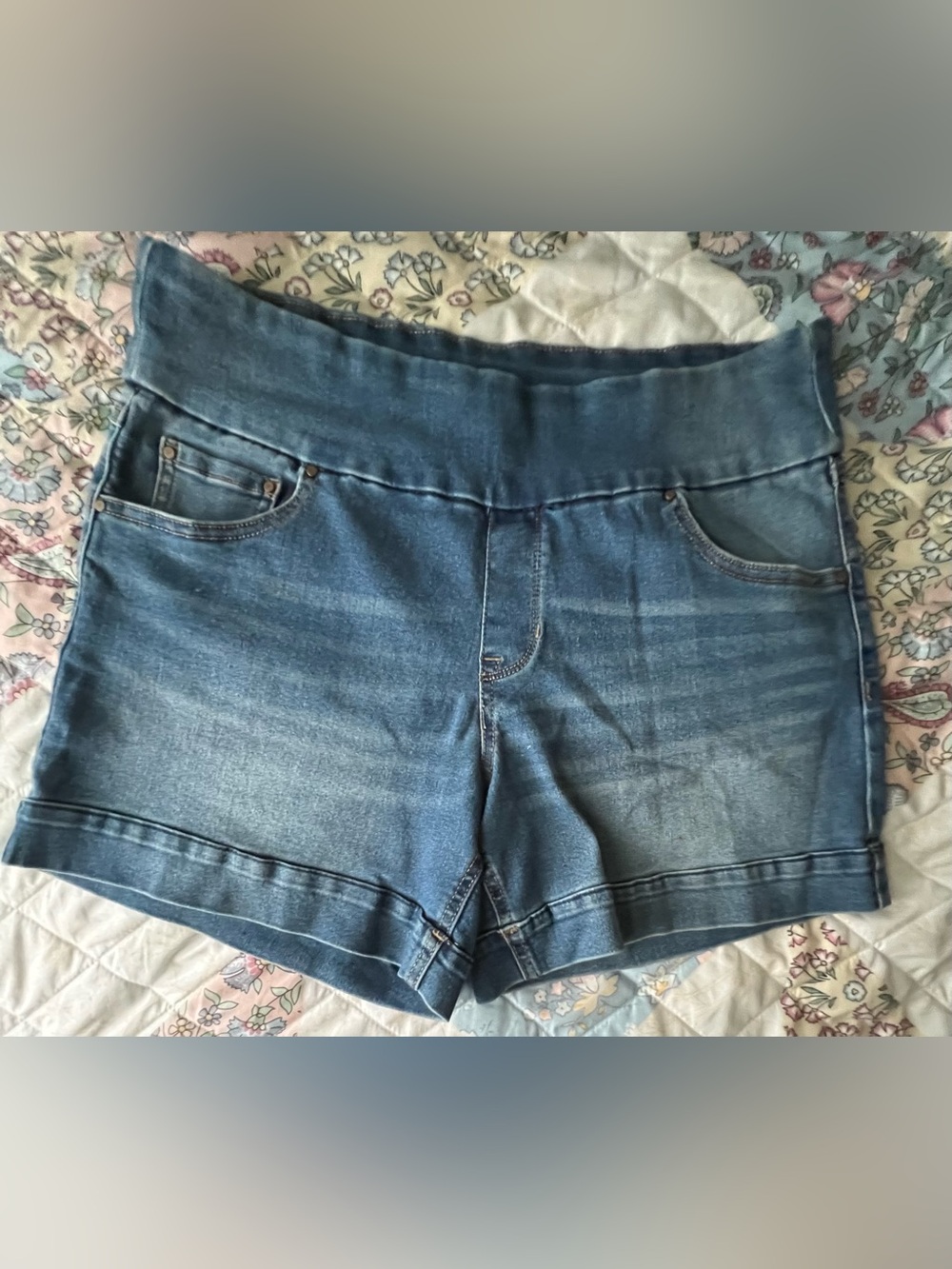 SO Women's Mid-Blue Denim Shorts
